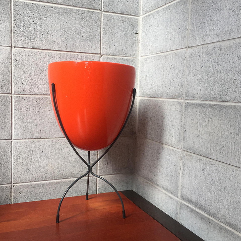 Dome Pot With Stand